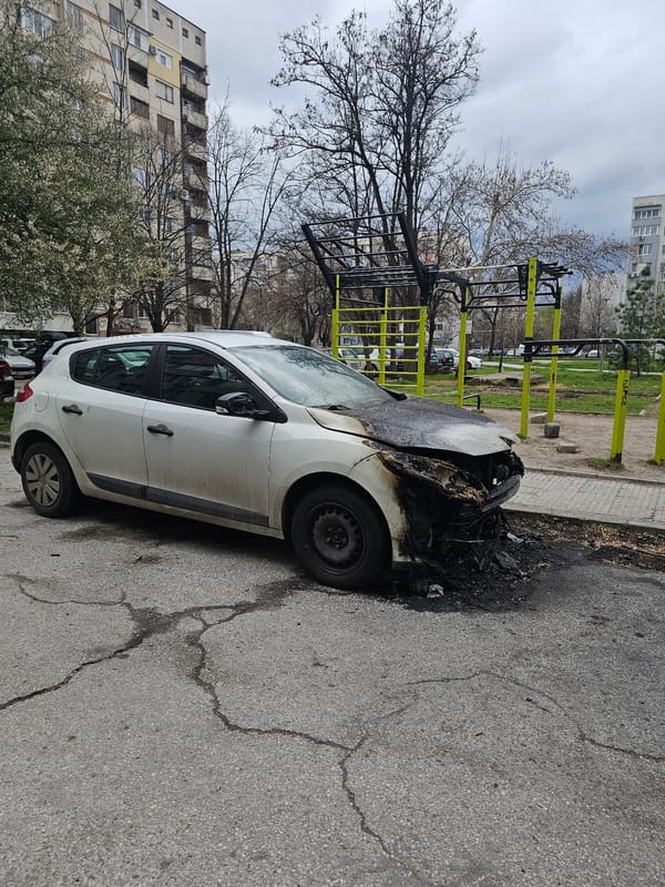 Fire-damaged Renault found in Plovdiv residential area
