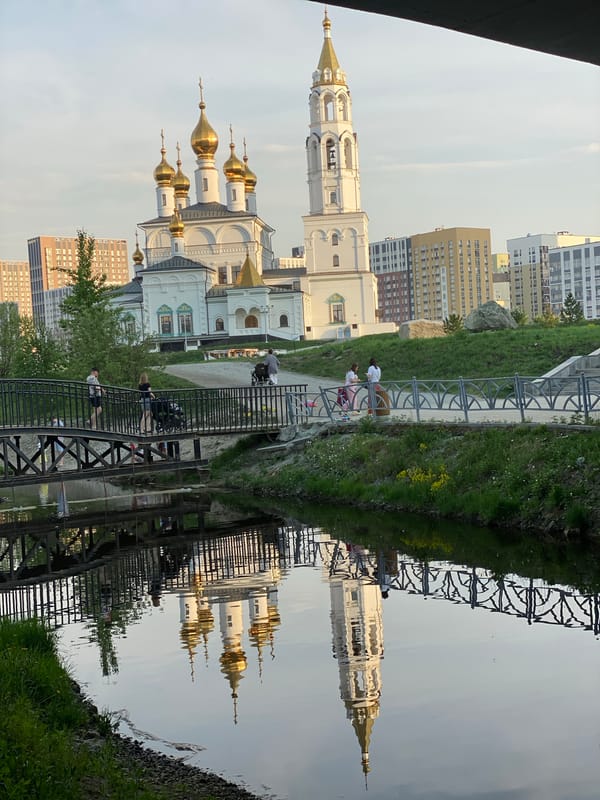 Afternoon snapshots of everyday life in Yekaterinburg, Russia