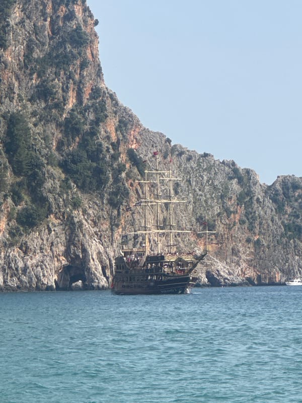 Tourist captures medieval castle, pirate ship, beach scenes in Alanya