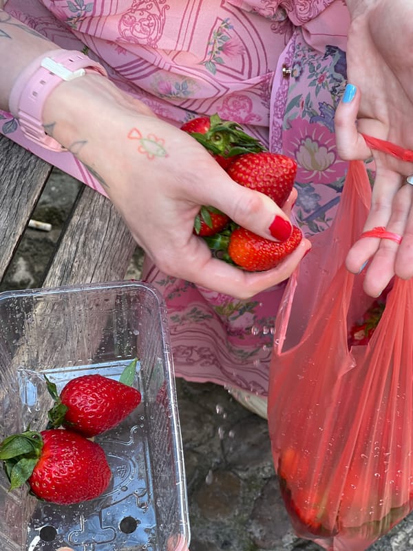 Casual street scenes and daily life captured in Belgrade