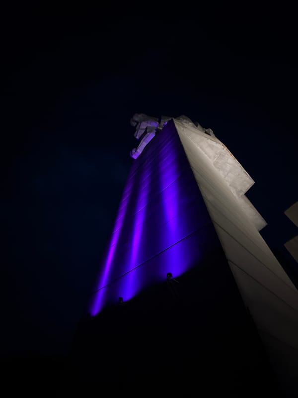 Photographer documents Bulgarian monument at twilight in Shumen