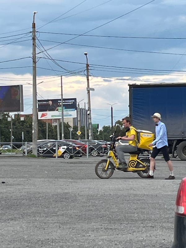 Casual afternoon street life across Chelyabinsk neighborhoods