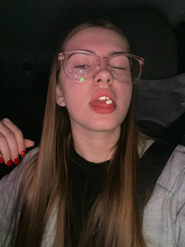 Late-night car selfies near a Bristol store in Дьяково