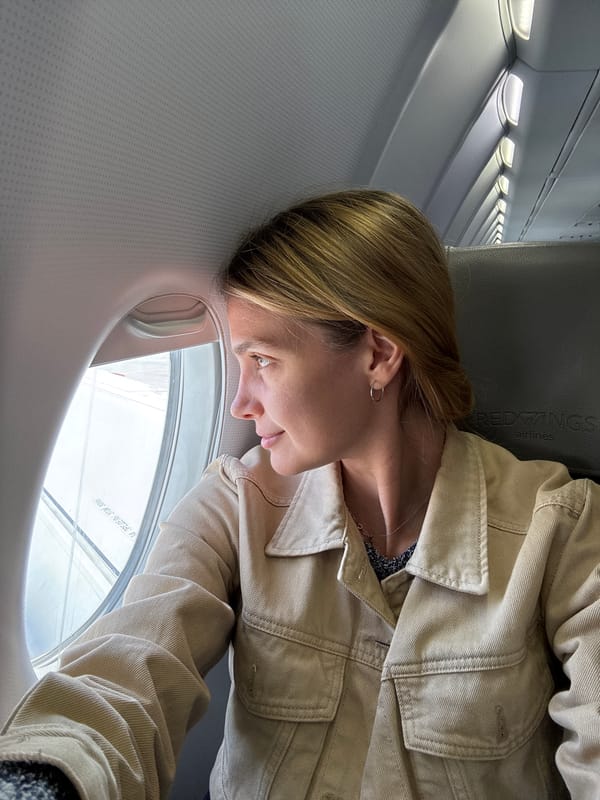 Morning air travel and transit activity in Yekaterinburg