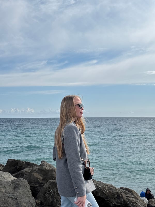 Woman spotted at multiple coastal locations in Sirius, Russia