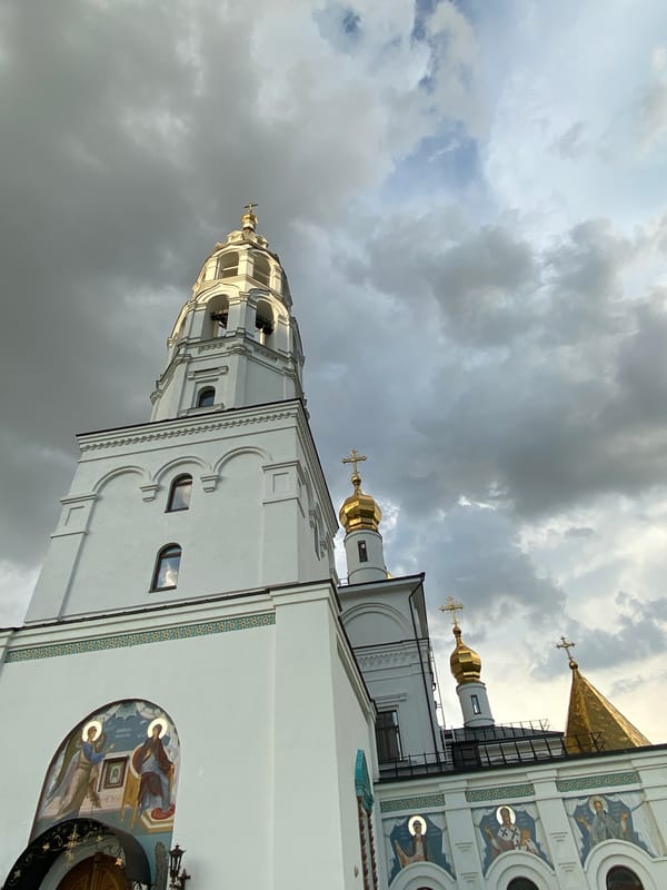 Afternoon documentation of daily life across Yekaterinburg, Russia