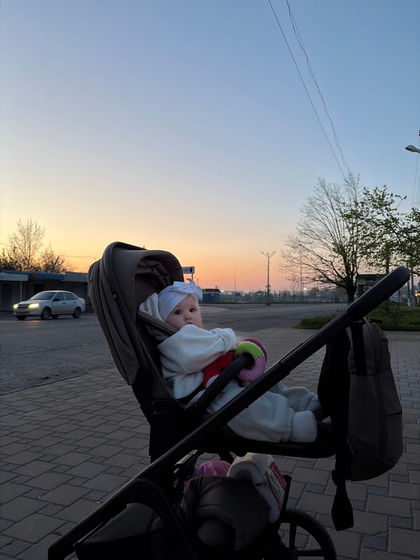 Evening stroll and selfies captured in Novopokrovskaya, Russia