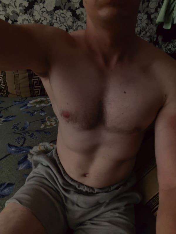 Bedroom selfies and a nap on a gaming chair