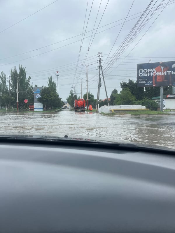 Street flooding reported in Kaspiysk with maintenance response