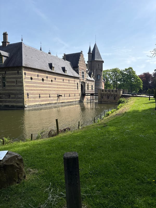 Historic moated castle documented in Heeswijk-Dinther, Netherlands