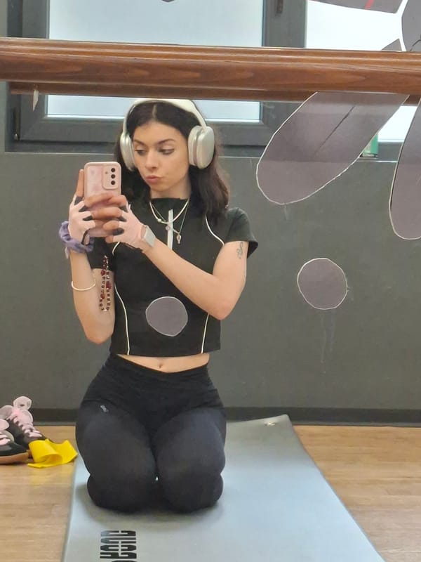 Woman takes gym selfie in Sofia fitness center