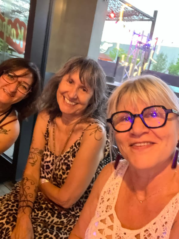 Evening drinks and good company in Saint-Just-Saint-Rambert