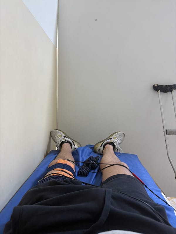 Patient receives laser and heat therapy in Razlog medical facility