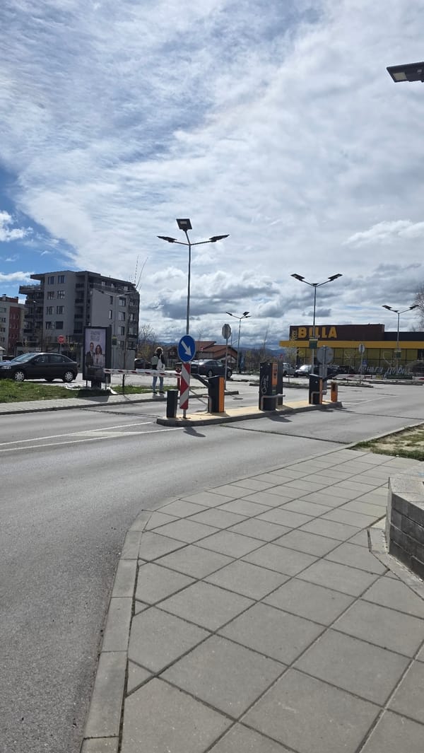 Spring afternoon scenes captured across Blagoevgrad streets and parks