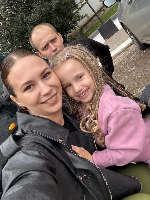 Quick selfie session with a kid in tow, Chaikovsky