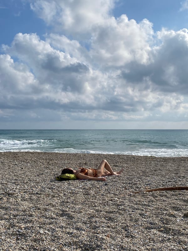 Witness documents routine coastal conditions in Alanya, Turkey