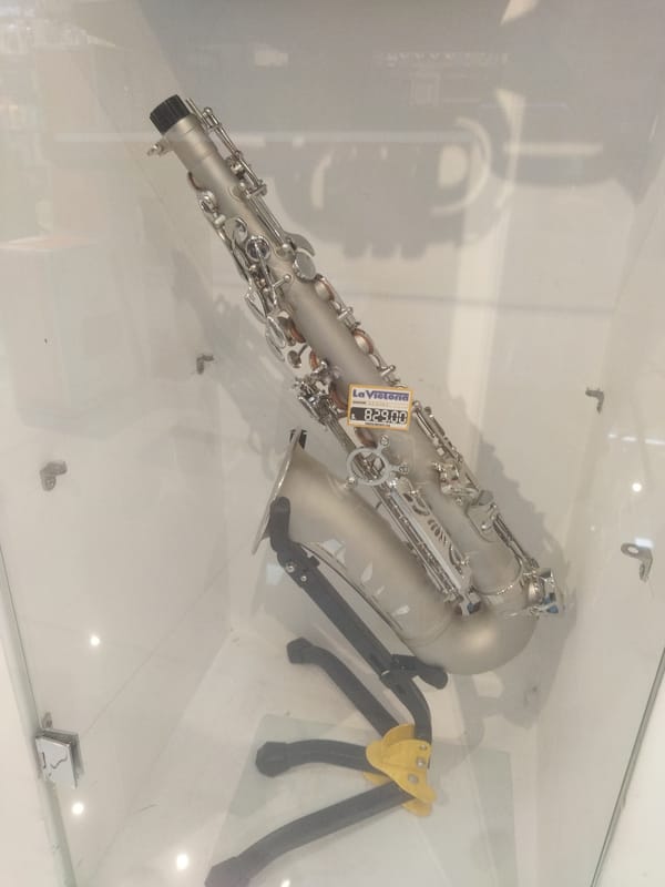 Music store displays instruments, collectibles in Quito