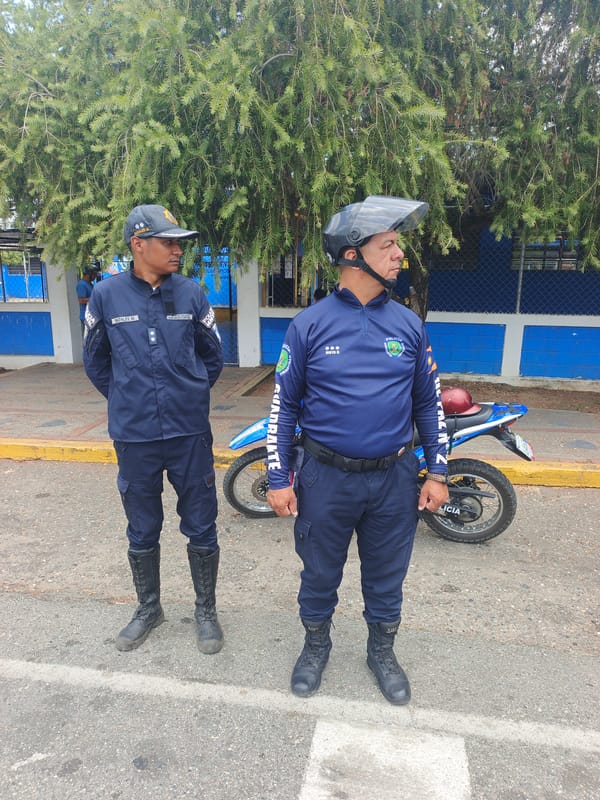 Police officers spotted on street in Tinaquillo, Venezuela