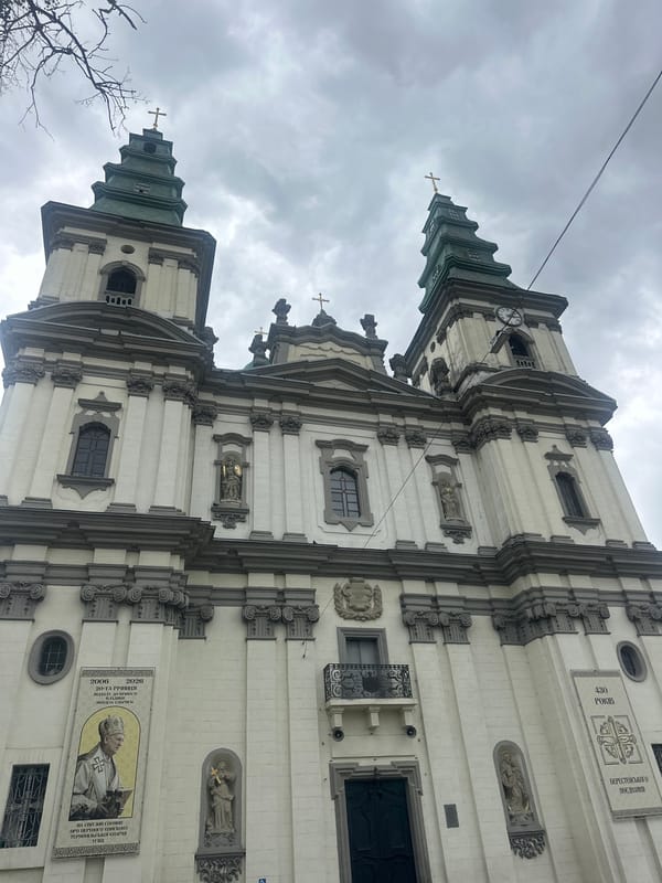 Street-level tour through Ternopil's city center architecture and landmarks