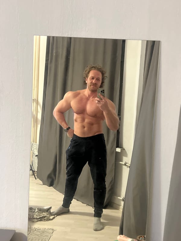 Man documents evening fitness routine in Saint Petersburg apartment