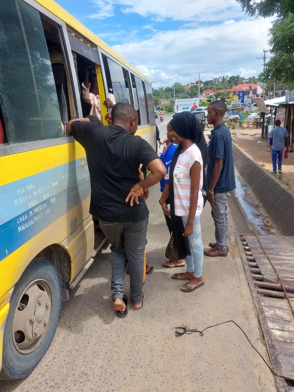 Daily life documented on Dar es-Salaam streets