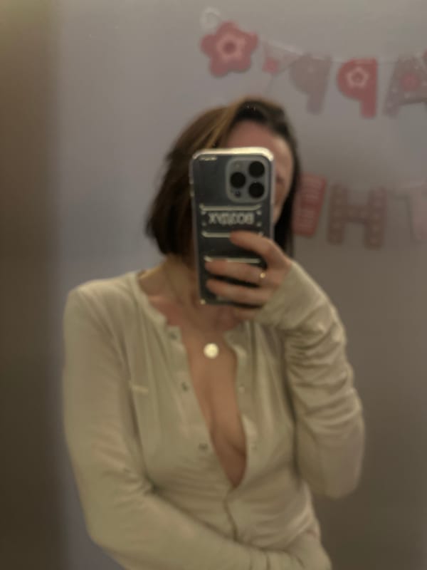 Woman Takes Birthday Mirror Selfies in Votkinsk Home