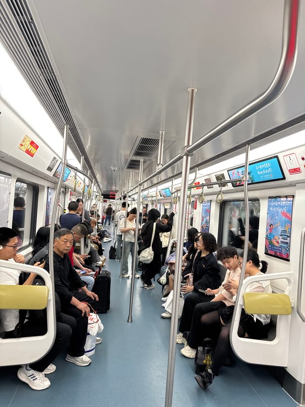 Morning commute captured on Jiulongpo District subway car