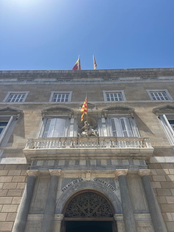 Midday loop through Barcelona's Gothic Quarter civic core