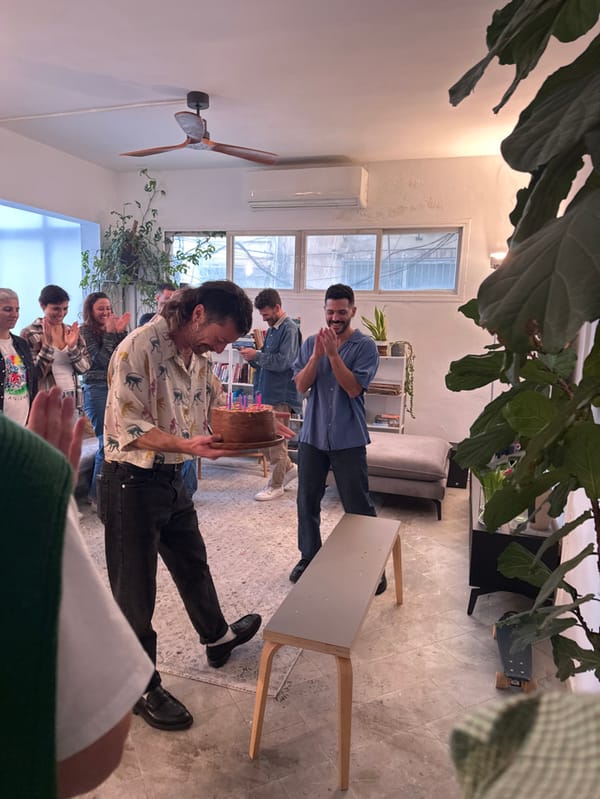 Tel Aviv residents document ordinary moments during Thursday afternoon