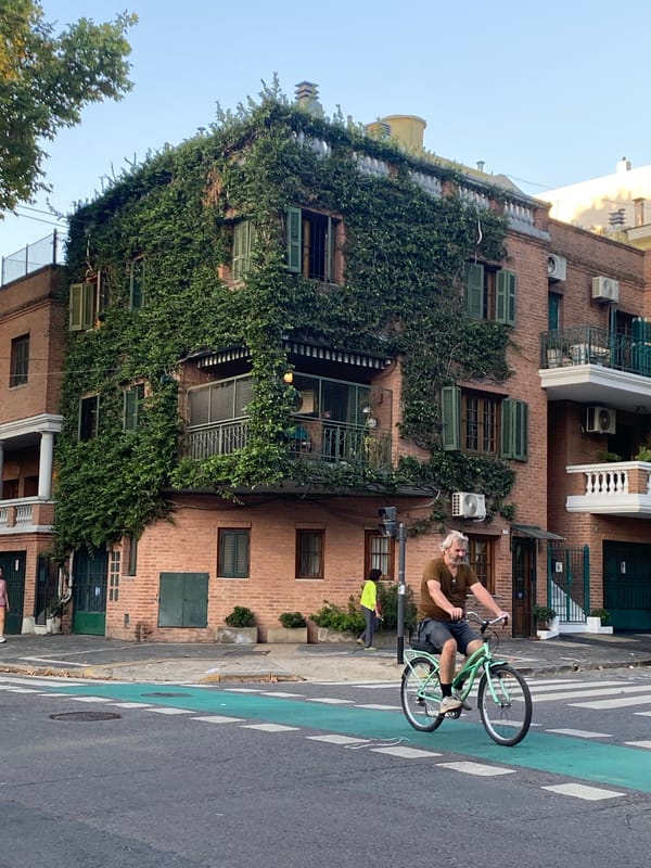 Evening street scenes with cyclists in Buenos Aires