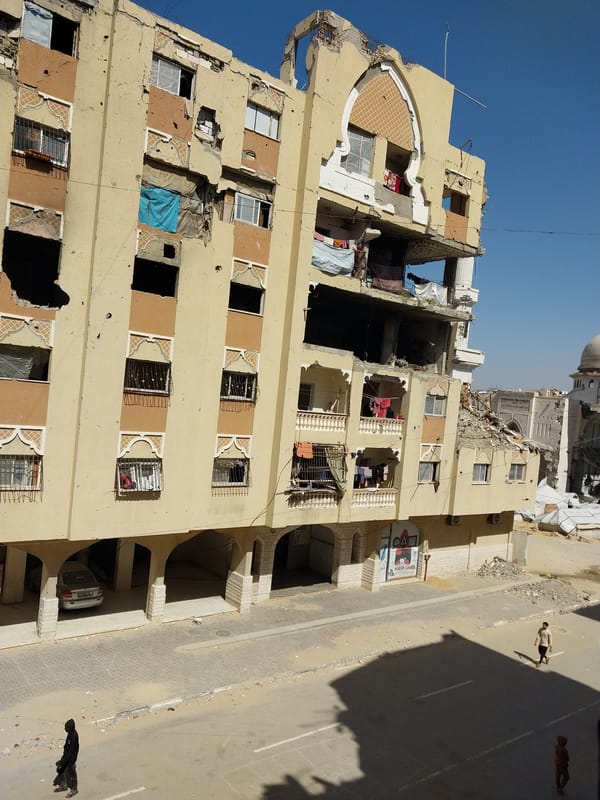 Witnesses Document Widespread Destruction, Displacement in Khan Yunis