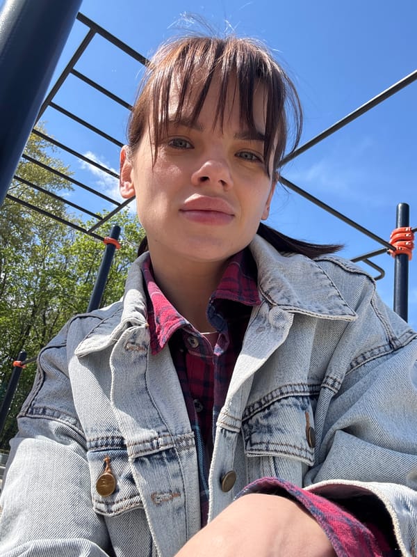 Woman takes morning selfies in Rostov-on-Don, bee spotted nearby