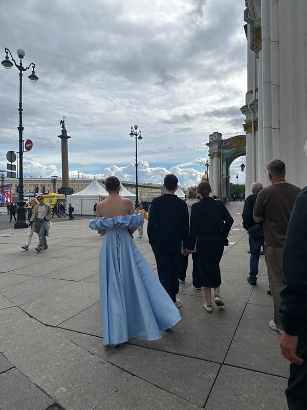 Exploring Palace Square and the Hermitage, Saint Petersburg