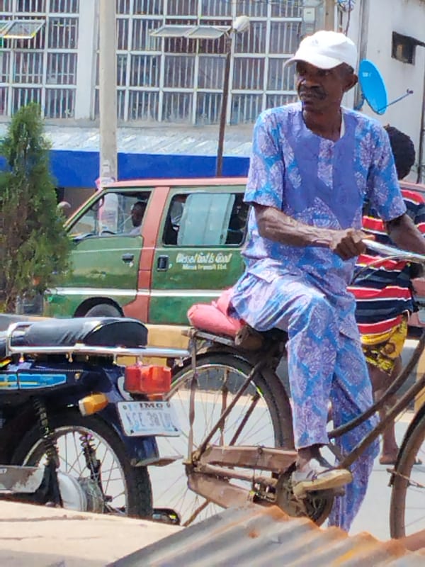 Daily life documented in Aba Nigeria street markets