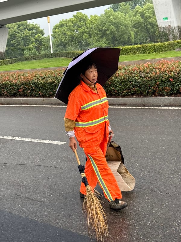 Night street cleaning operations continue in Jiangjin, China