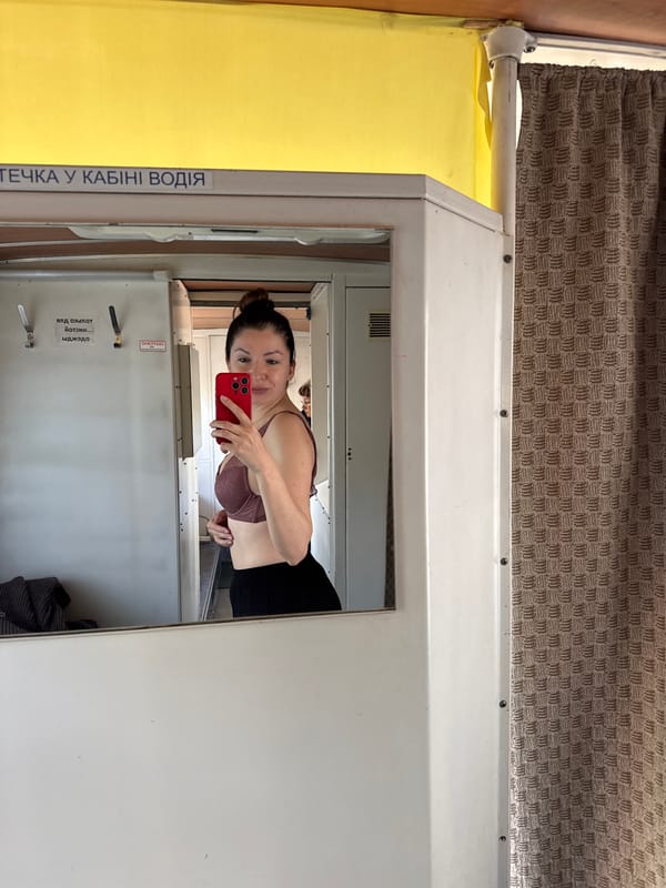 Woman documents morning moments around Kryvyi Rih, Ukraine