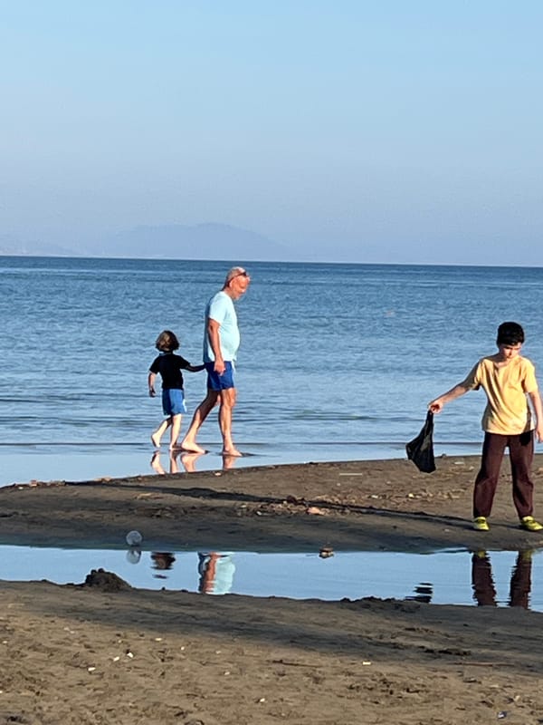 Spring afternoon beach scenes captured in Alanya, Turkey