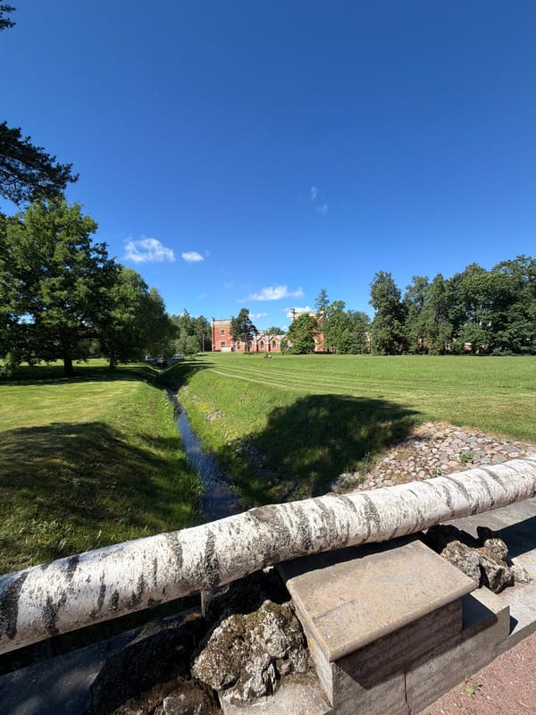 Morning stroll through Peterhof's Alexandria Park and palace grounds
