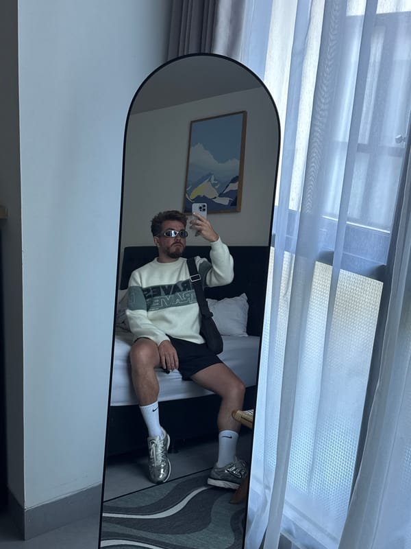 Man documents private moments in North Kuta bedroom