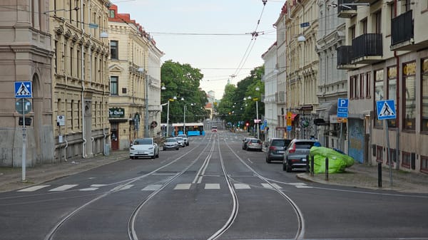 Street-level tour through Gothenburg's parks, churches, and tram corridors