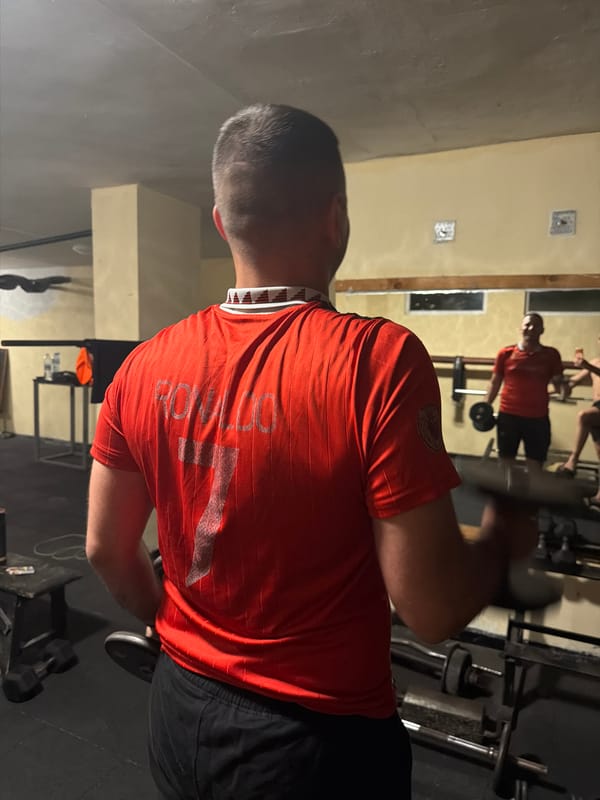Evening gym session documented with workout activities and selfies
