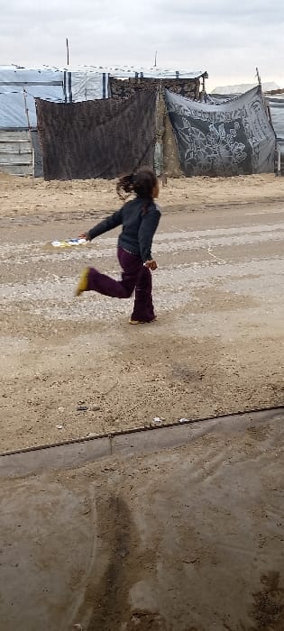 Daily life documented in Khan Yunis settlement areas