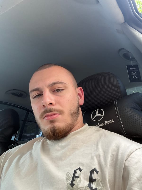Man documents Mercedes interior during drive through Stara Zagora
