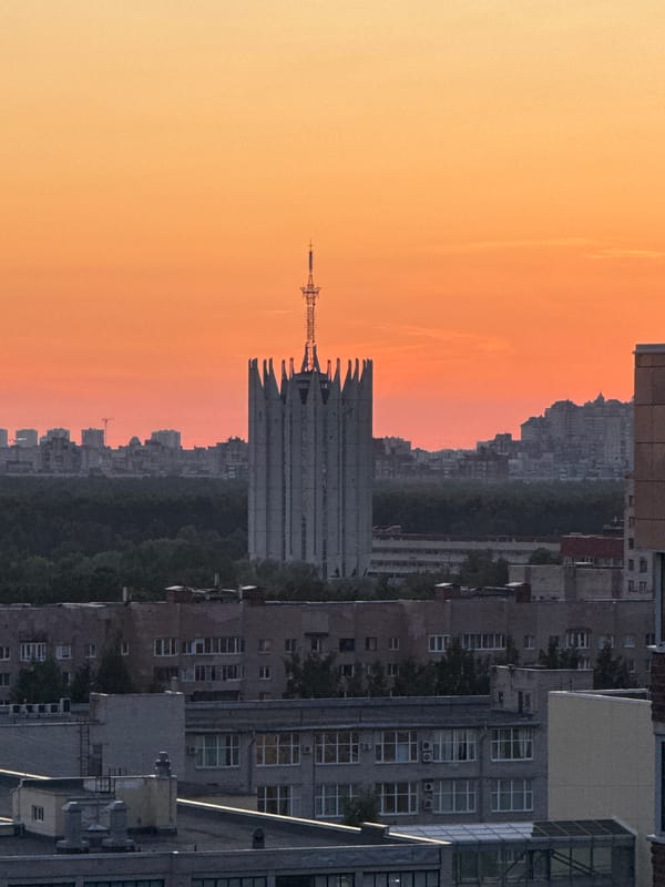 Urban sunset documented in Russia