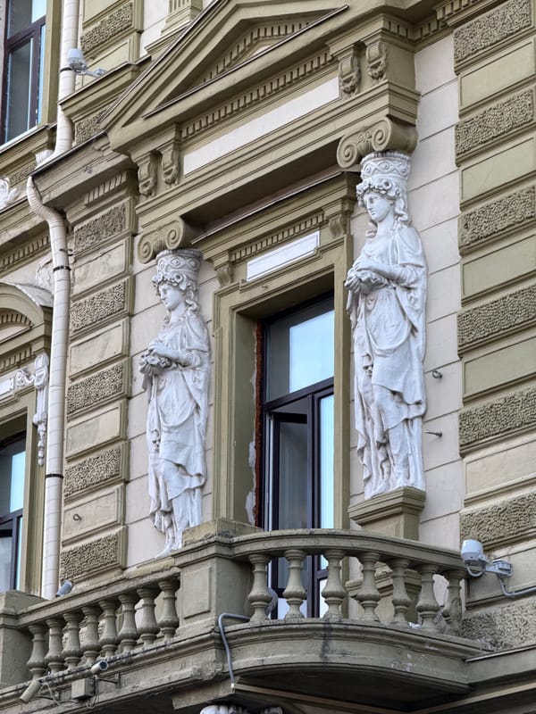 A day out on Nizhny Novgorod's main pedestrian street