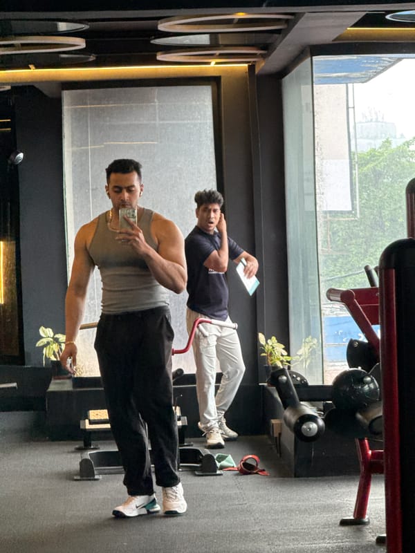 Early morning gym session documented in Kolkata