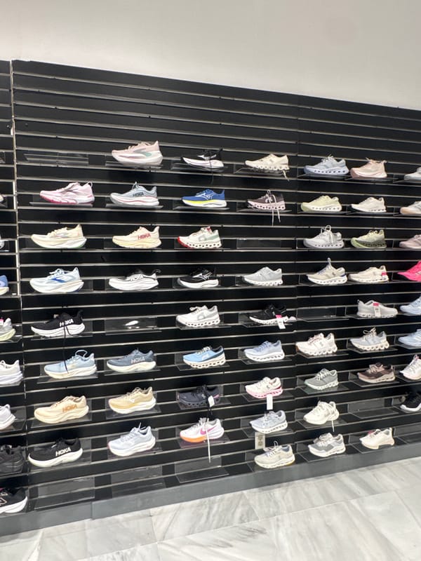 Running shoe display spotted at Puebla retail store