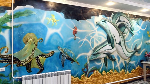 Vibrant underwater mural fills a Balykchy wall with marine life