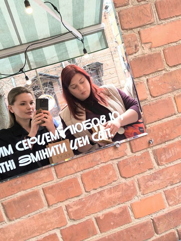 Outdoor book sale and flower market draws crowds in Vinnytsia