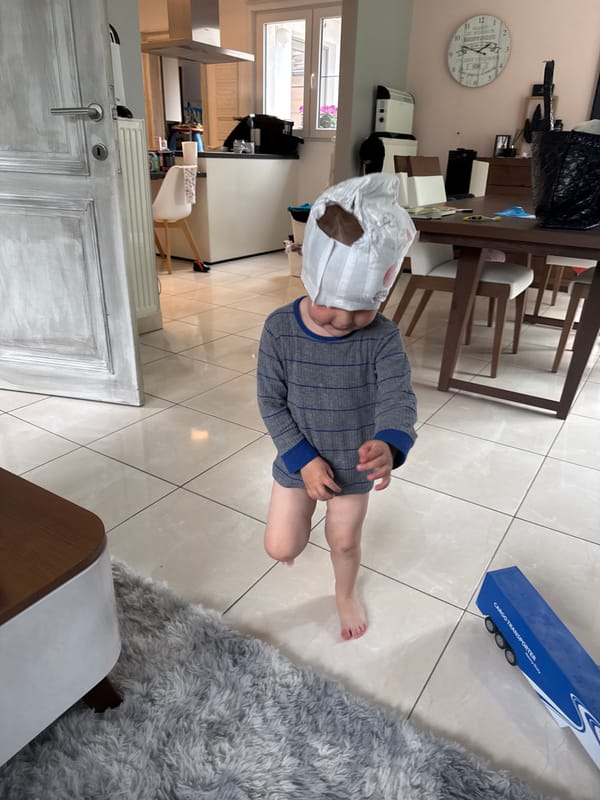 Family moments documented across Marche-en-Famenne homes Wednesday morning
